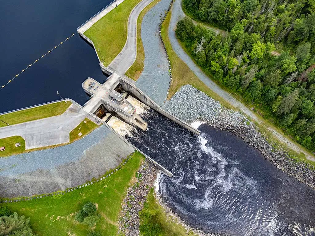 Construction d'un nouveau garage d'entretien pour les véhicules miniers à Fire Lake - Ashini Consultants